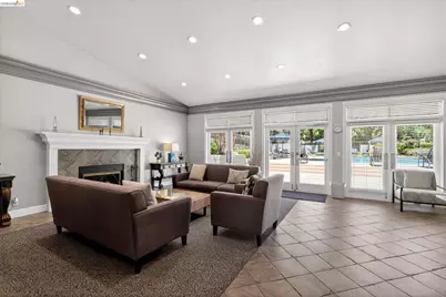 660 Canyon Oaks Dr #B, Oakland, CA 94605 - Photo 10