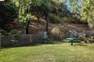 660 Canyon Oaks Dr, Oakland, CA 94605 - Photo 14