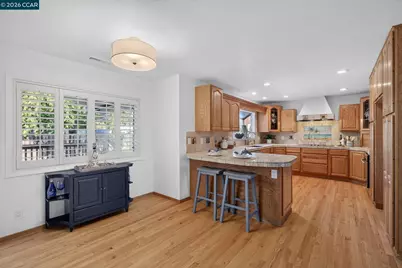 827 Wilmore Ave, Concord, CA 94518 - Photo 16