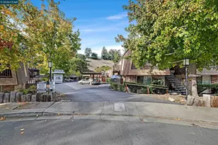 146 Ascot Ct, Moraga, CA 94556 - Photo 32