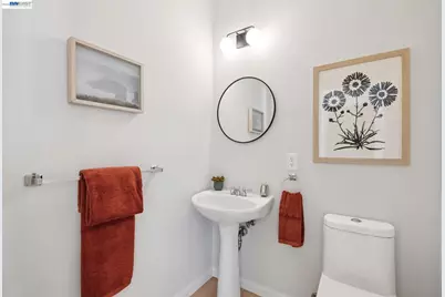1028 Aquarius Way, Oakland, CA 94611 - Photo 32