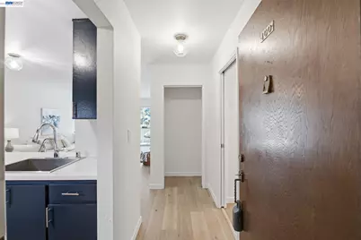 955 Shorepoint Ct #100, Alameda, CA 94501 - Photo 2