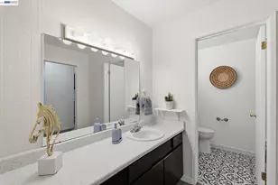 955 Shorepoint Ct, Alameda, CA 94501 - Photo 14