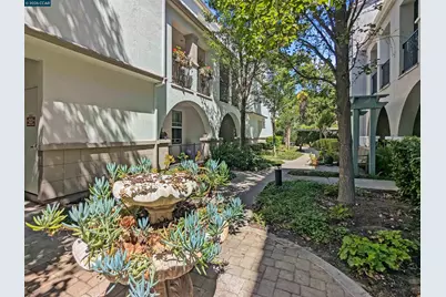 95 Bassett St, San Jose, CA 95110 - Photo 2