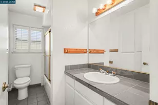 2356 Golden Bear Cir, Stockton, CA 95209 - Photo 16