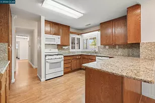 2356 Golden Bear Cir, Stockton, CA 95209 - Photo 6