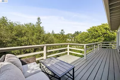 55 Asilomar Cir, Oakland, CA 94611 - Photo 24