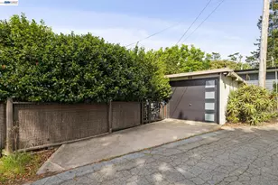 55 Asilomar Cir, Oakland, CA 94611 - Photo 2