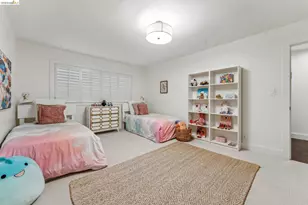 2028 Damuth, Oakland, CA 94602 - Photo 32