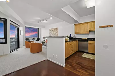 6363 Christie Ave #2701, Emeryville, CA 94608 - Photo 2