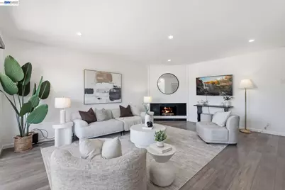 243 Castro St, San Leandro, CA 94577 - Photo 2