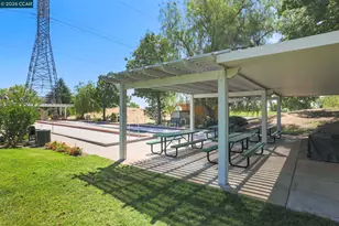 1637 Regent Dr, Brentwood, CA 94513 - Photo 28