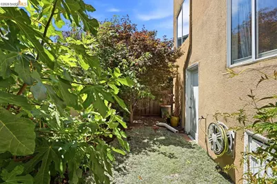 1045 Stanford Ave #2, Oakland, CA 94608 - Photo 28
