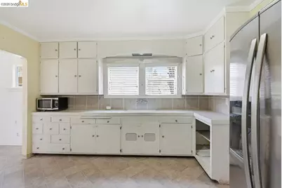 1045 Stanford Ave #2, Oakland, CA 94608 - Photo 14