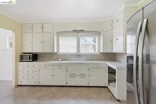 1045 Stanford Ave, Oakland, CA 94608 - Photo 14