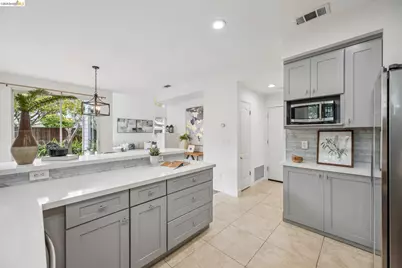 25 Farallon Ct, Richmond, CA 94804 - Photo 22