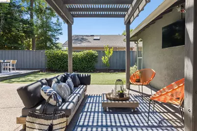 255 Evelyn Dr, Pleasant Hill, CA 94523 - Photo 24