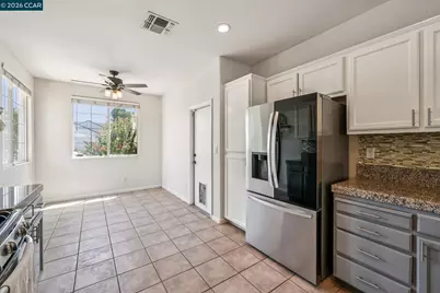 1336 Steinbeck Dr, Pittsburg, CA 94565 - Photo 14
