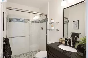 135 Avington Rd, Alameda, CA 94502 - Photo 26