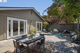 135 Avington Rd, Alameda, CA 94502 - Photo 34