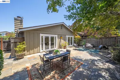 135 Avington Rd, Alameda, CA 94502 - Photo 36