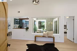 135 Avington Rd, Alameda, CA 94502 - Photo 8