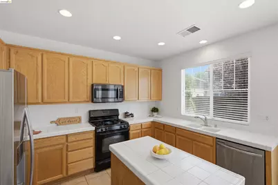 5217 Rainwood Way, Antioch, CA 94531 - Photo 8