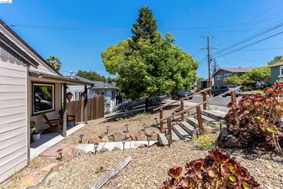 2001 Boynton Ave, Martinez, CA 94553 - Photo 6