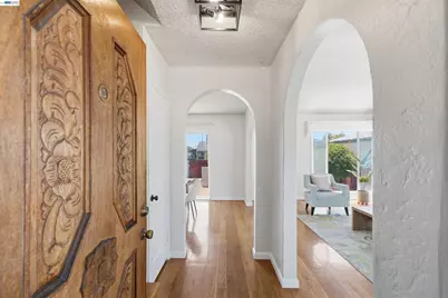 10517 Voltaire Ave, Oakland, CA 94603 - Photo 4