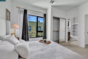 405 Palisade Dr, Oakland, CA 94607 - Photo 14