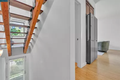 405 Palisade Dr, Oakland, CA 94607 - Photo 4
