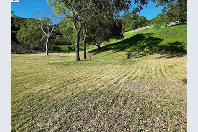 8278 Sassafras Court, Pleasanton, CA 94566 - Photo 14