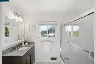 102 Hillcrest Dr, Orinda, CA 94563 - Photo 24