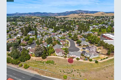 2409 Lighthouse Ct, Fairfield, CA 94534 - Photo 42