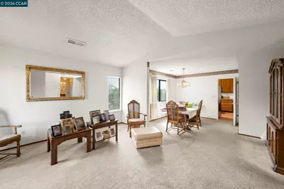2409 Lighthouse Ct, Fairfield, CA 94534 - Photo 12