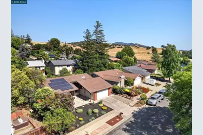 714 Navaronne Way, Concord, CA 94518 - Photo 2
