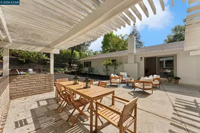 694 Glorietta Blvd, Lafayette, CA 94549 - Photo 14