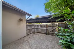 8848 La Riviera Dr, Sacramento, CA 95826 - Photo 12