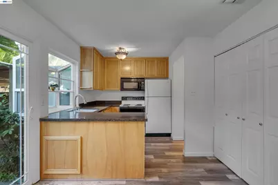 8848 La Riviera Dr #B, Sacramento, CA 95826 - Photo 6