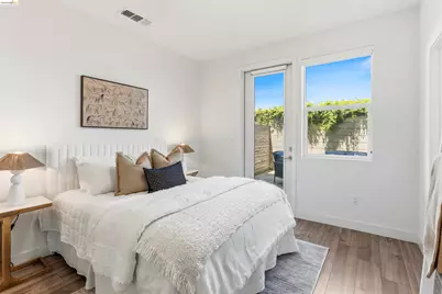 1355 Pullman Way, Oakland, CA 94607 - Photo 20