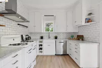 4510 Webster St, Oakland, CA 94609 - Photo 18