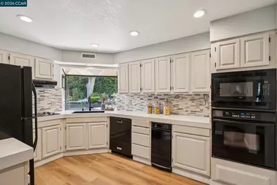 1 Heritage Oaks Rd, Pleasant Hill, CA 94523 - Photo 10