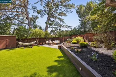 1 Heritage Oaks Rd, Pleasant Hill, CA 94523 - Photo 60