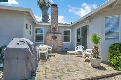 2123 Carquinez Pl, Pittsburg, CA 94565 - Photo 6