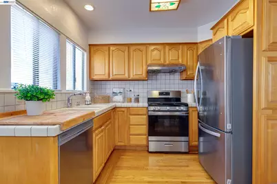 1017 Pearl St, Alameda, CA 94501 - Photo 12