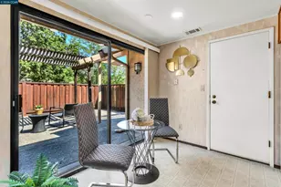 899 Malibu Dr, Concord, CA 94518 - Photo 6