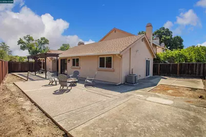 899 Malibu Drive, Concord, CA 94518 - Photo 12