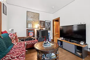 3271 Kempton Ave, Oakland, CA 94611 - Photo 10