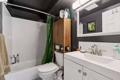 3271 Kempton Ave, Oakland, CA 94611 - Photo 72