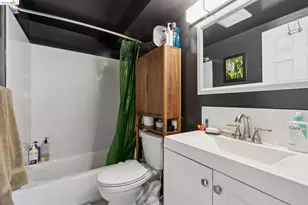 3271 Kempton Ave, Oakland, CA 94611 - Photo 72